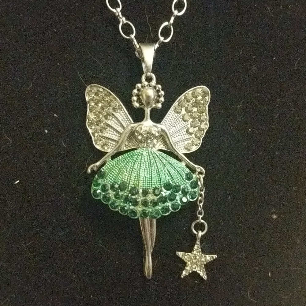 Awesome Fairy necklace with star and moving legs